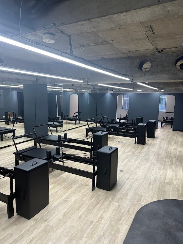 ピラティススタジオ PILATES STUDIO TOU 西梅田店（写真1）