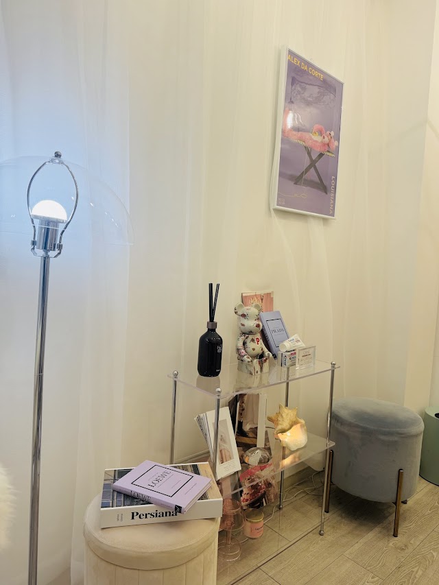 LOVEホワイトニング新宿店(写真3)