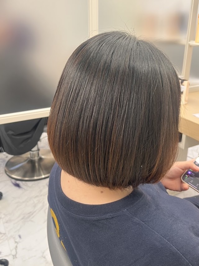 youres hair 新宿三丁目店（写真2）