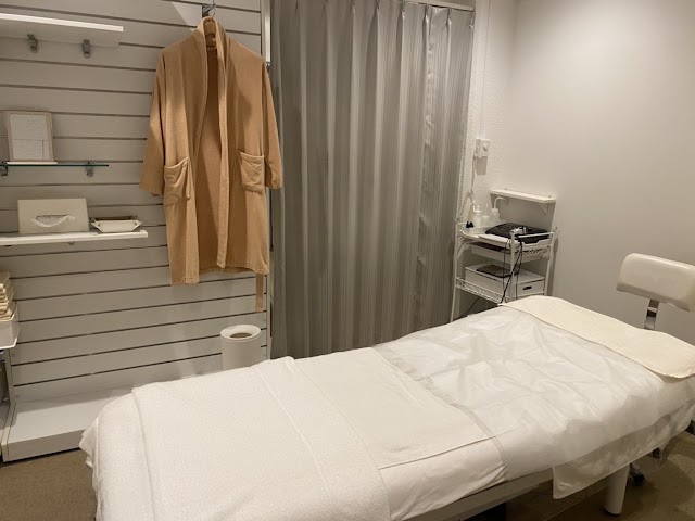 眼精疲労と頭のマッサージ専門店 『アタマの再起動』梅田本店（写真2）