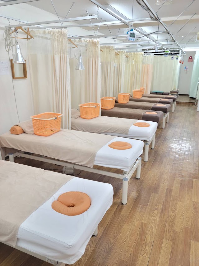 新宿はなぞの鍼灸整骨院 新宿御苑院（写真2）