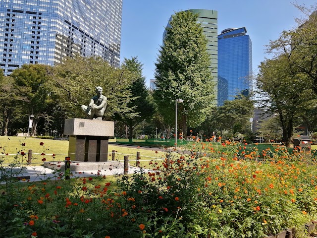 芝生広場（写真3）