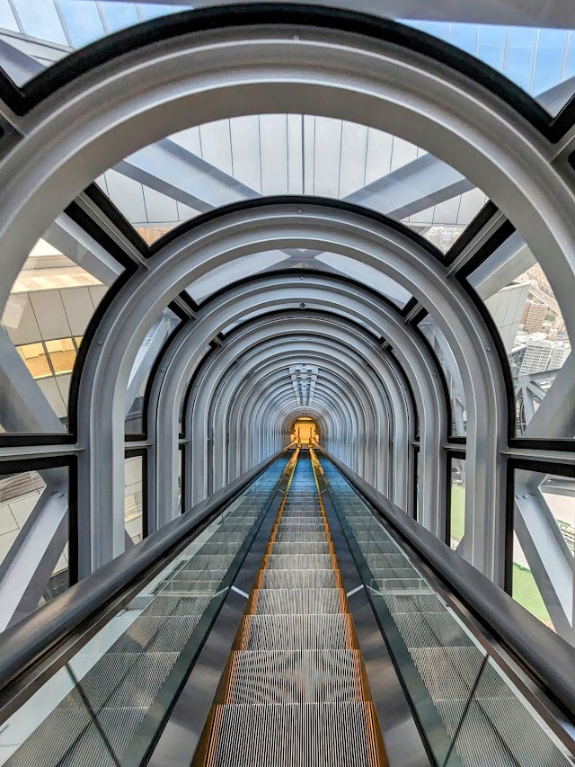 梅田スカイビル（写真2）