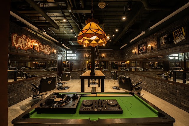 Four Corners Cut Shop 3/¢ent（写真1）