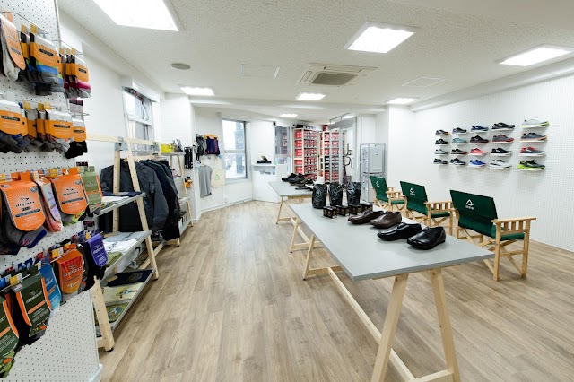 STRIDE LAB 福岡(シューズプロショップ ストライドラボ フクオカ)（写真2）