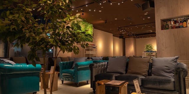 シーシャ×カフェ×バー C.STAND シースタンド 名古屋栄店（写真1）