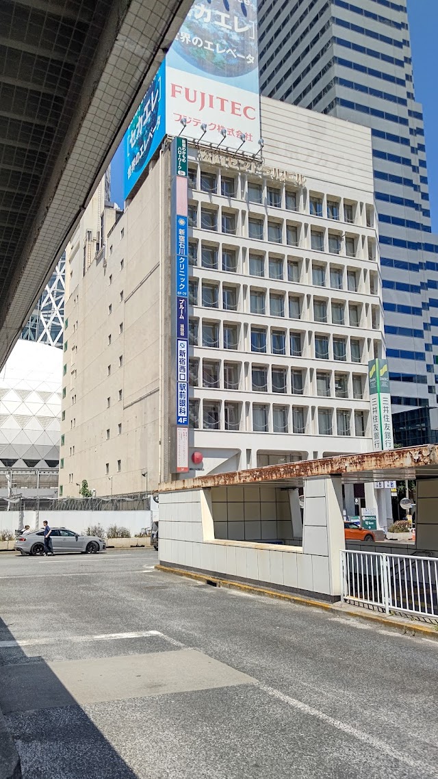 新宿西口駅前眼科（写真2）