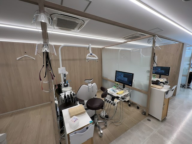 梅田茶屋町クローバー歯科・矯正歯科（写真3）