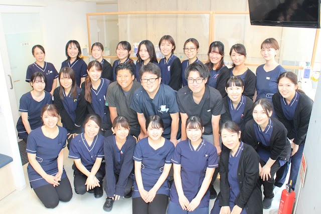 梅田茶屋町クローバー歯科・矯正歯科（写真1）