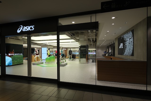 ASICS GRAND FRONT OSAKA(アシックス グランフロント大阪)（写真1）