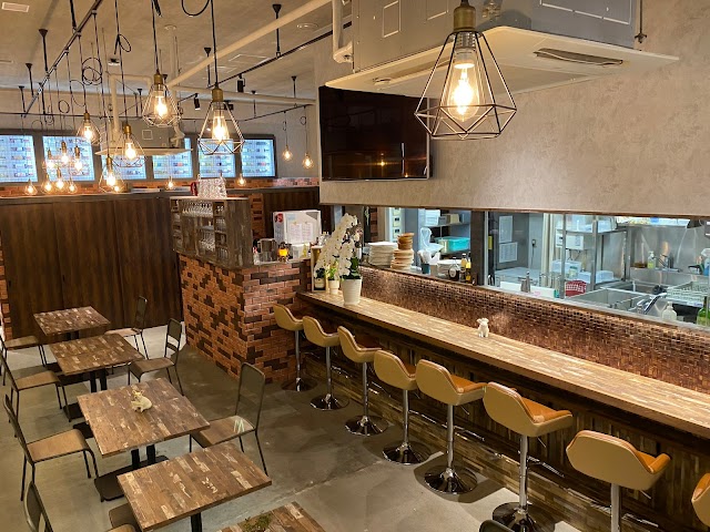 トン・ガリアーノ仙台駅前店（写真1）