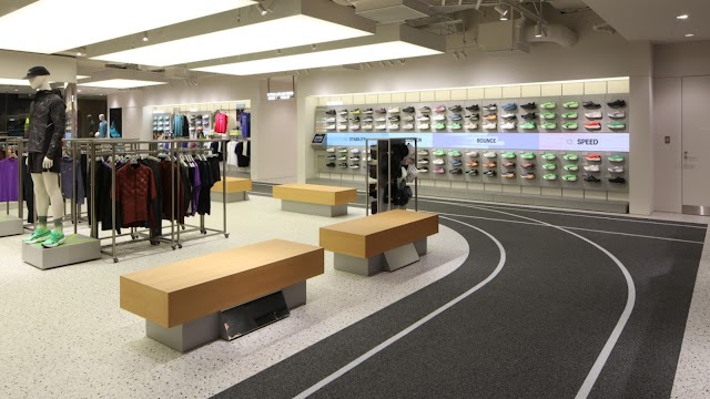 ASICS GRAND FRONT OSAKA(アシックス グランフロント大阪)（写真2）